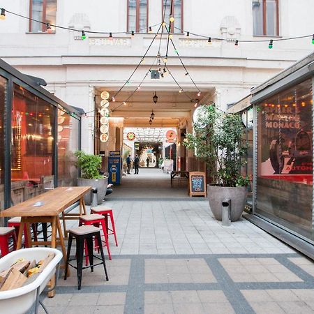 Appartement Inviting Flat In The Heart Of Town à Budapest Extérieur photo