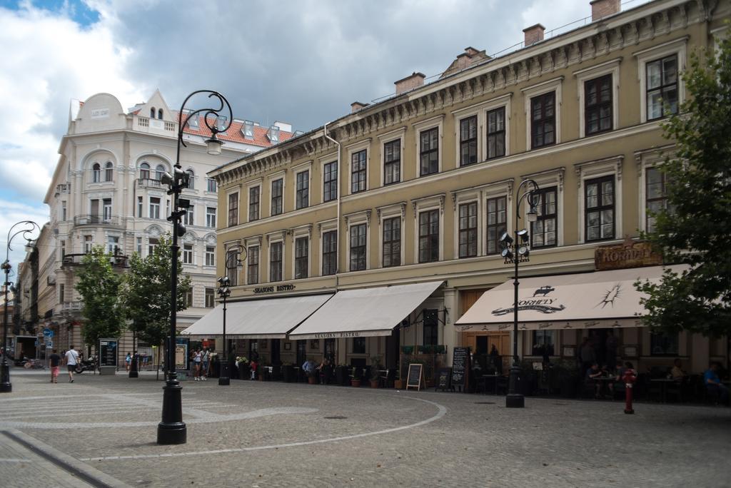 Appartement Inviting Flat In The Heart Of Town à Budapest Extérieur photo