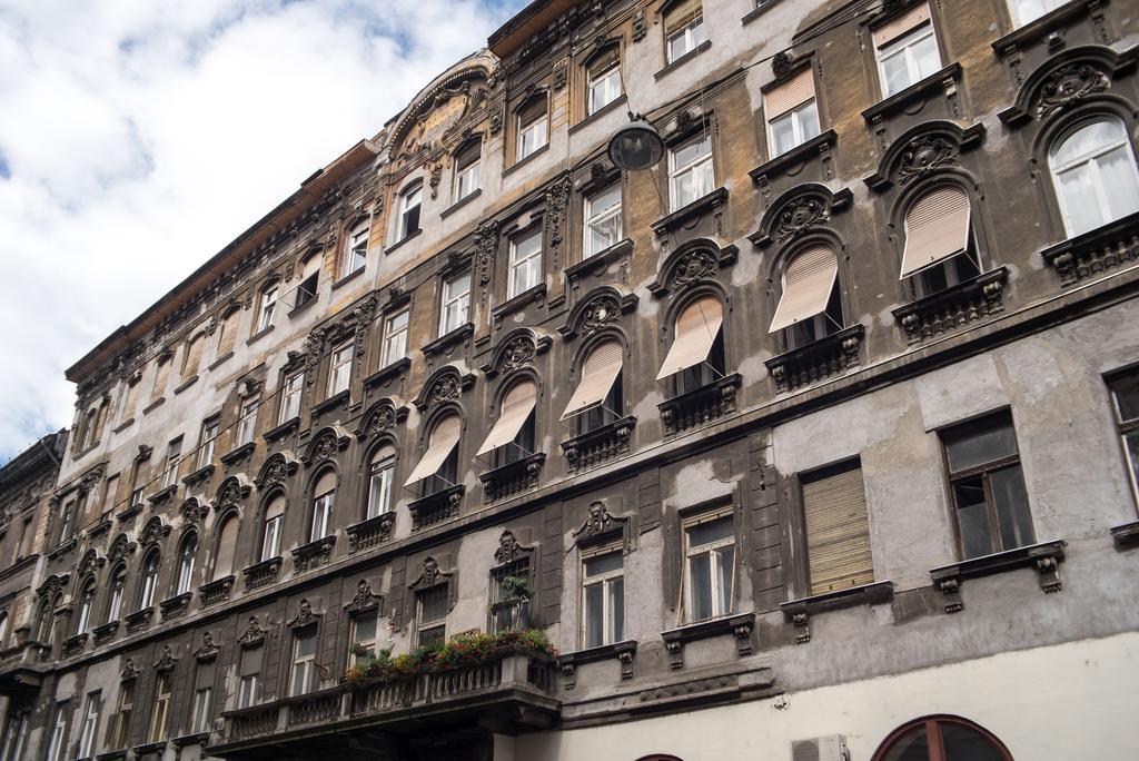 Appartement Inviting Flat In The Heart Of Town à Budapest Extérieur photo