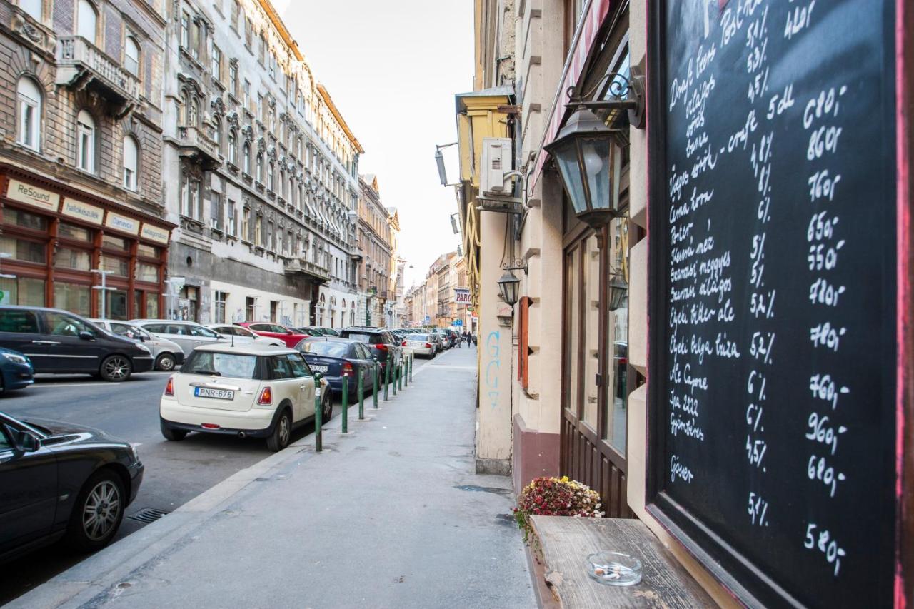 Appartement Inviting Flat In The Heart Of Town à Budapest Extérieur photo
